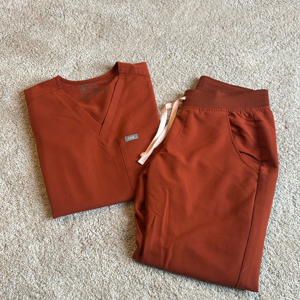 Figs Auburn Scrub Set